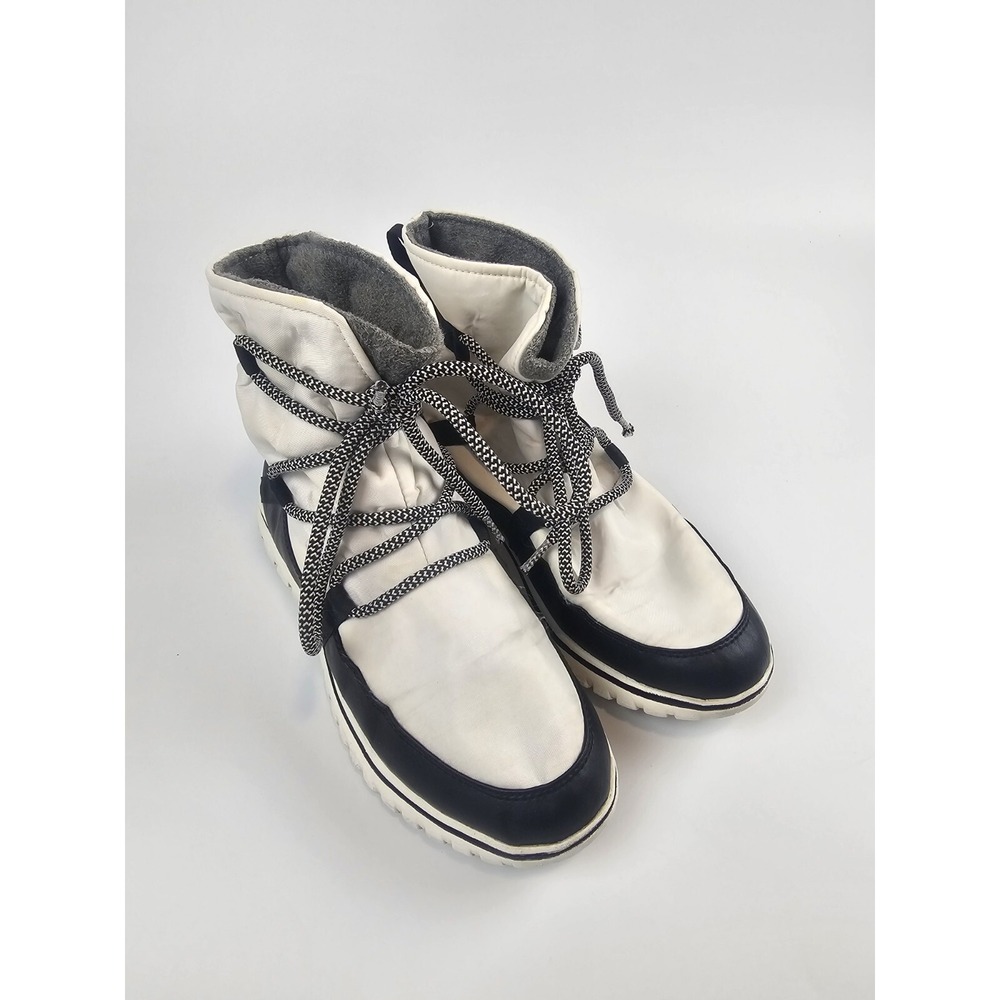 Sorel Boots Women's Size 9 White & Black Cozy Explorer Waterproof Winter Pull on